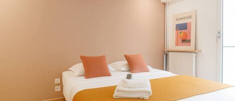 熨斗/熨衫板、Wi-Fi、床單