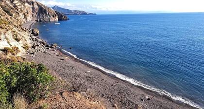 Apartment with sunset view of the islands of Alicudi and Filicudi