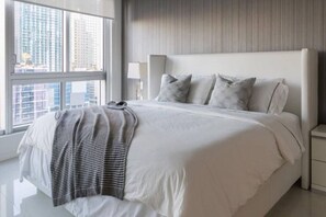 Desk, iron/ironing board, WiFi - Icon Brickell 2BDR 16th Fl Bay View & Spa Access (Miami)