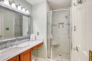 Towels - Steps to Sand: Walkable Condo in Myrtle Beach! (Myrtle Beach)
