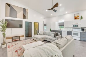 TV, fireplace