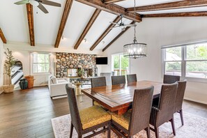 Dining - Geneva Lake Adventures: Family Retreat w/ Patio (Williams Bay)