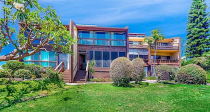 Golfer’s Lava Cove - Waikoloa, HI