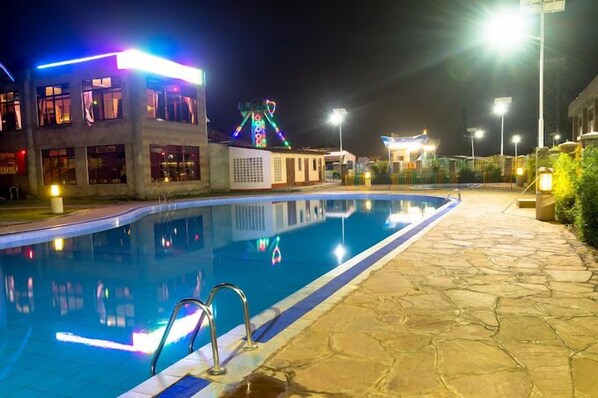 Piscina externa