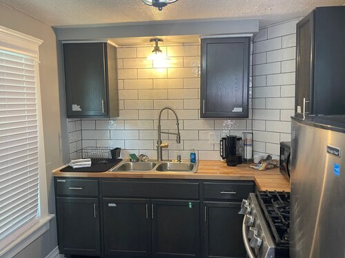 Cozy 1-bedroom apartment in  Lansing