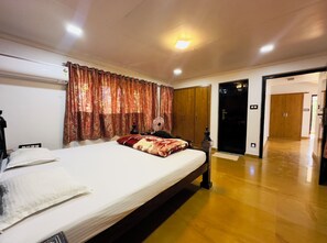 Luxury Villa, Hill View | Desk, laptop workspace, free WiFi