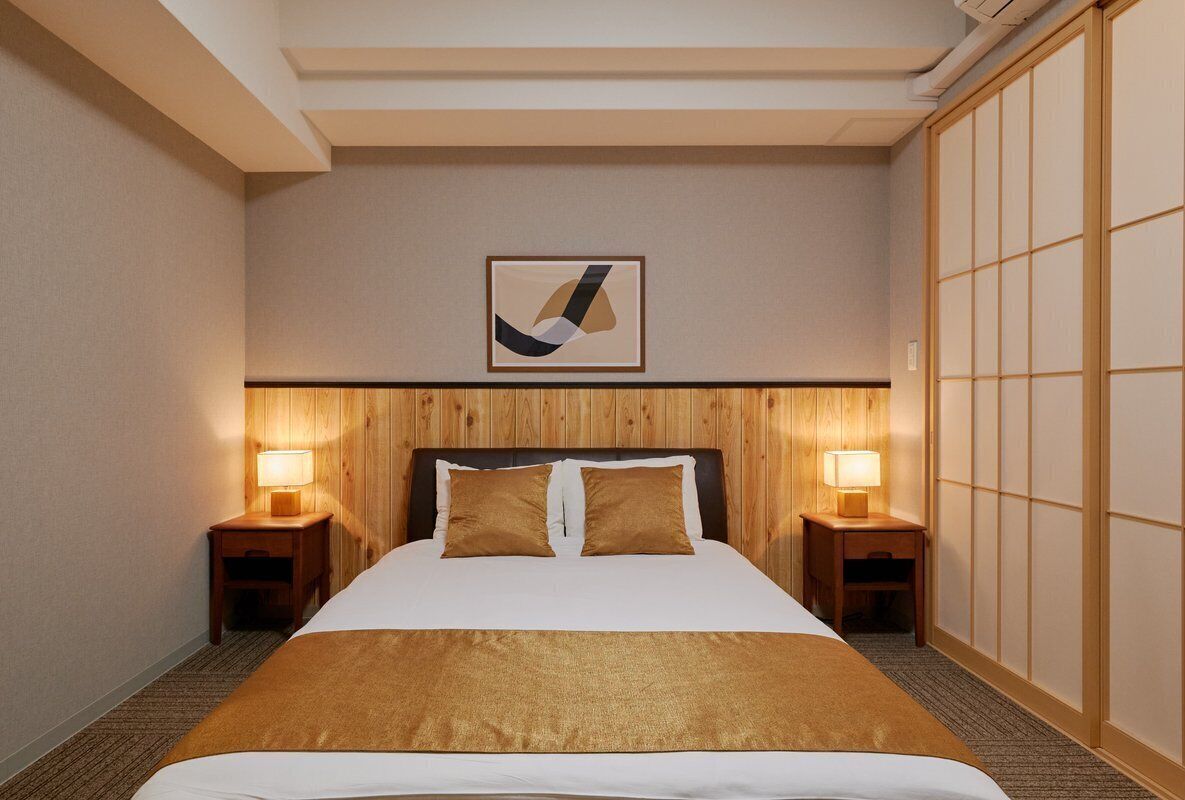 2 makuuhuonetta, silitysrauta/-lauta, internet