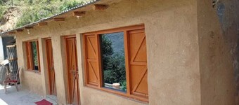 นันดา เทวี โฮมสเตย์