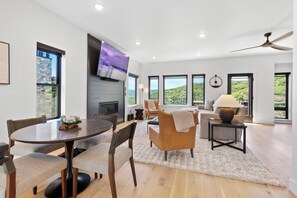 TV connectée, cheminée