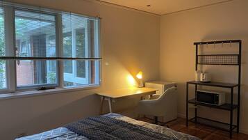 1 bedroom, desk, free WiFi, bed sheets