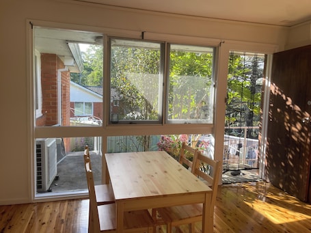 Dining. Shared house-Room in Marsfield-Spacious and sunny/MacUni/MacCentre/Queen Bed/Bus