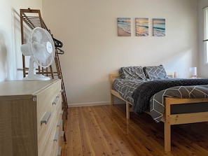 1 chambre, bureau, accès au Wi-Fi (inclus), literie fournie