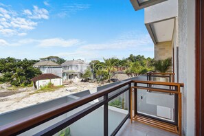 Villa, 2 slaapkamers, uitzicht op zwembad | Balkon
