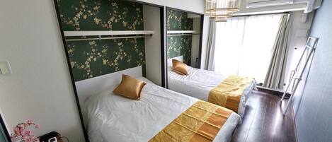 1 chambre, fer et planche à repasser, accès Internet