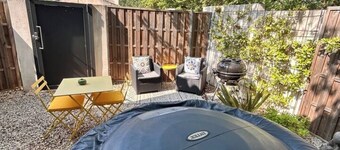 Cocoon under the oaks with jacuzzi