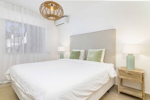 1 chambre, fer et planche à repasser, Wi-Fi gratuit, draps fournis