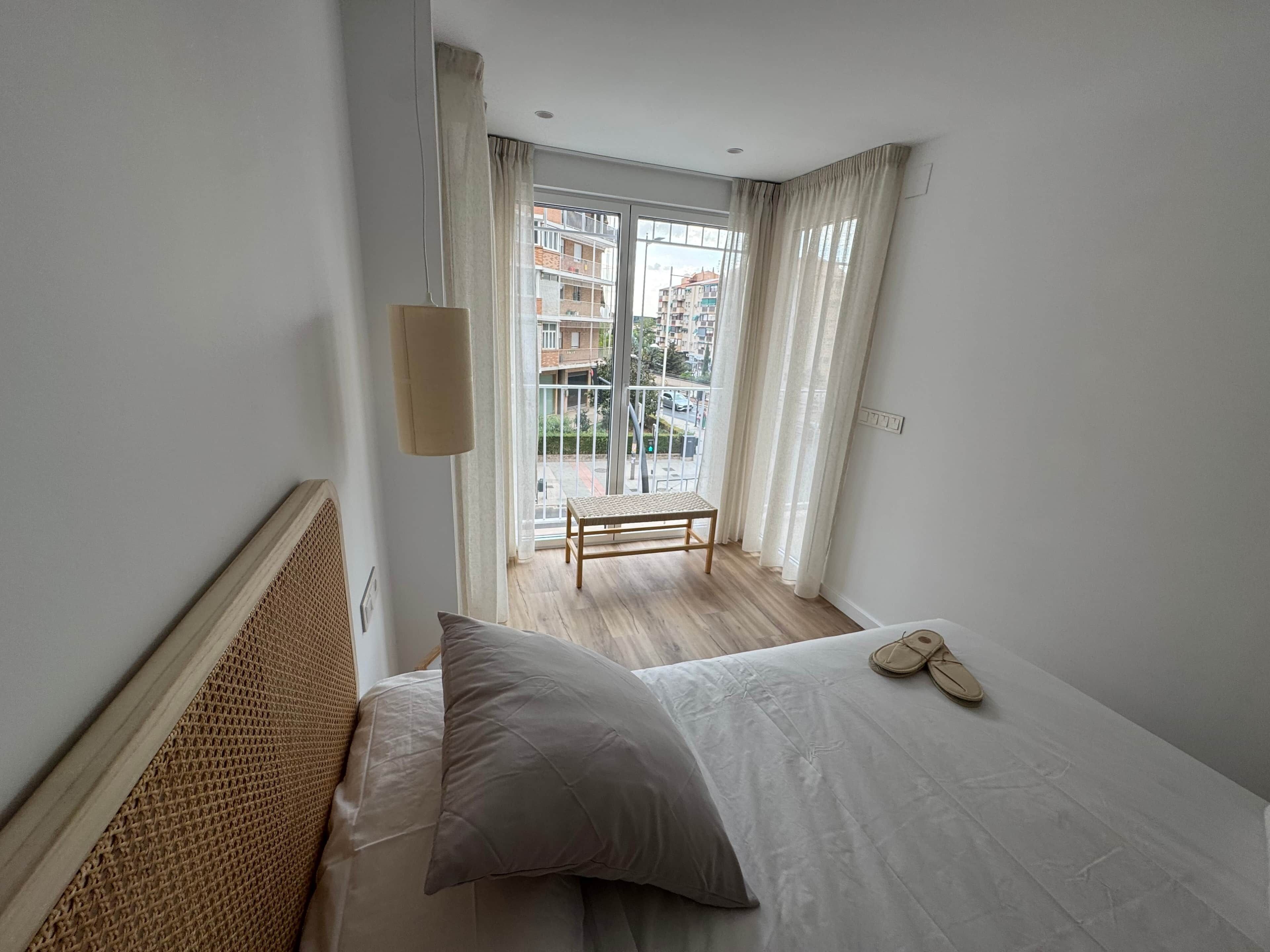 1 dormitorio, tabla de planchar con plancha, wifi gratis y ropa de cama