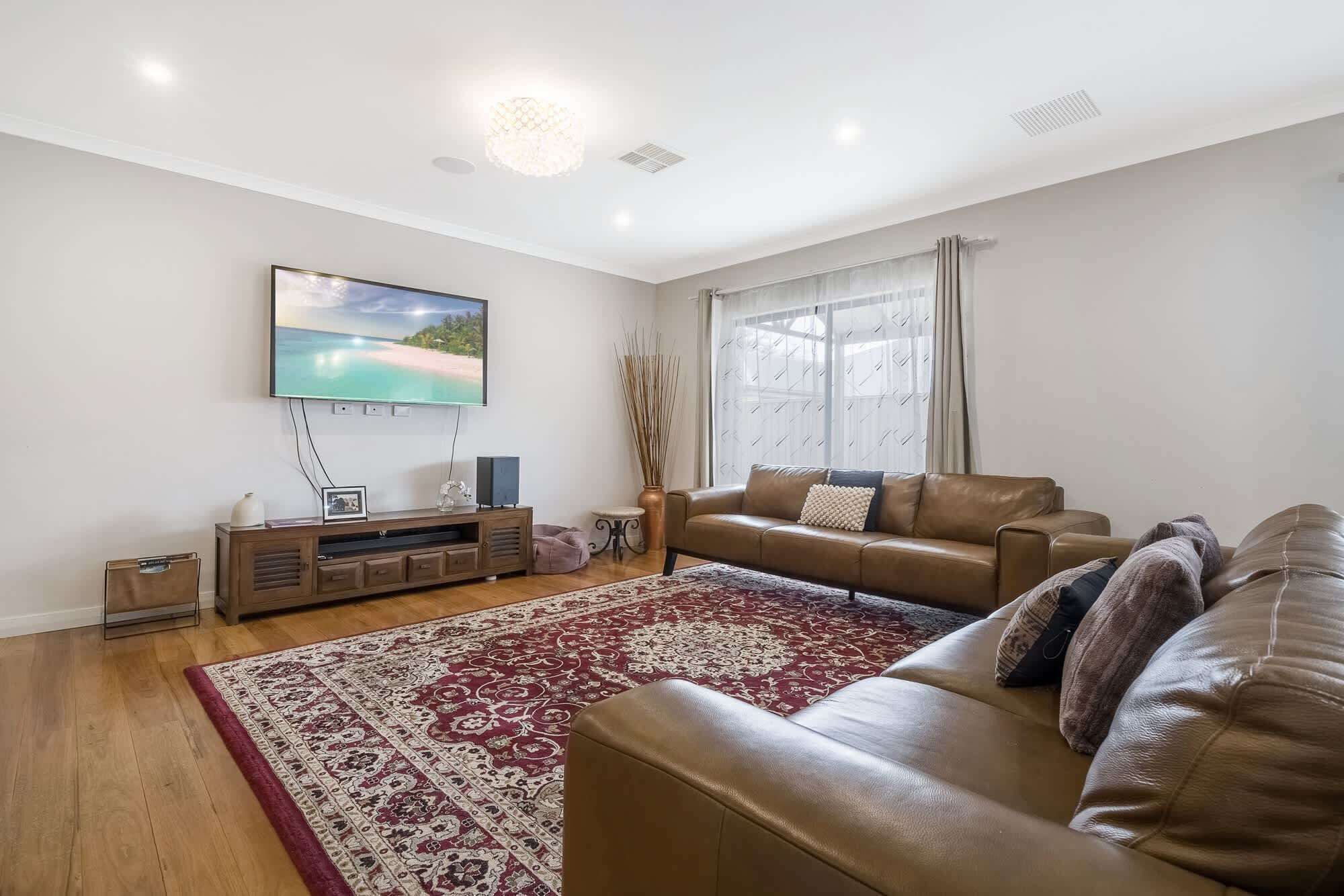 TV, offices
