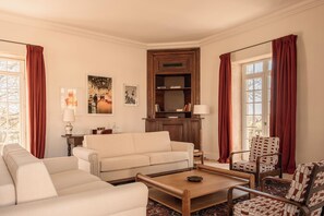 Exclusive House | Living area