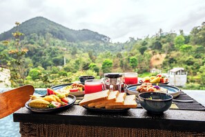 Free daily buffet breakfast - O2 Villas Ella (Ella)