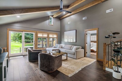 Modern Lakehouse • Hot Tub & Barrel Sauna