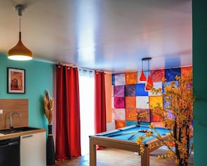 Game room - Romantic Suite Bretagne Sud Balneo, Games&Cinema (Plouay)