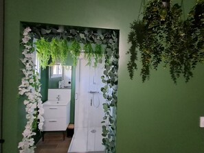 Bathroom - Romantic Suite Bretagne Sud Balneo, Games&Cinema (Plouay)