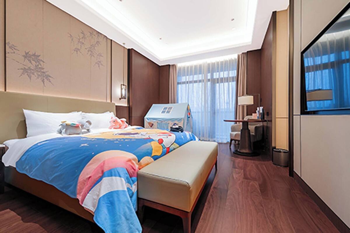 Quarto casal design, vista para o jardim | Vista do quarto