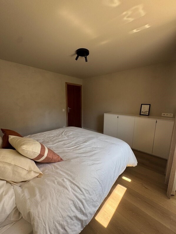 2 bedrooms, WiFi, wheelchair access