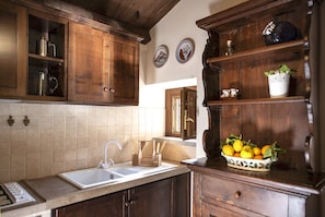 Villa Classique, 2 chambres | Coffres-forts dans les chambres, bureau