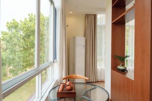 Desk, laptop workspace, blackout drapes, free WiFi