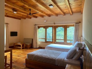Chambre Standard Double ou avec lits jumeaux, vue montagne