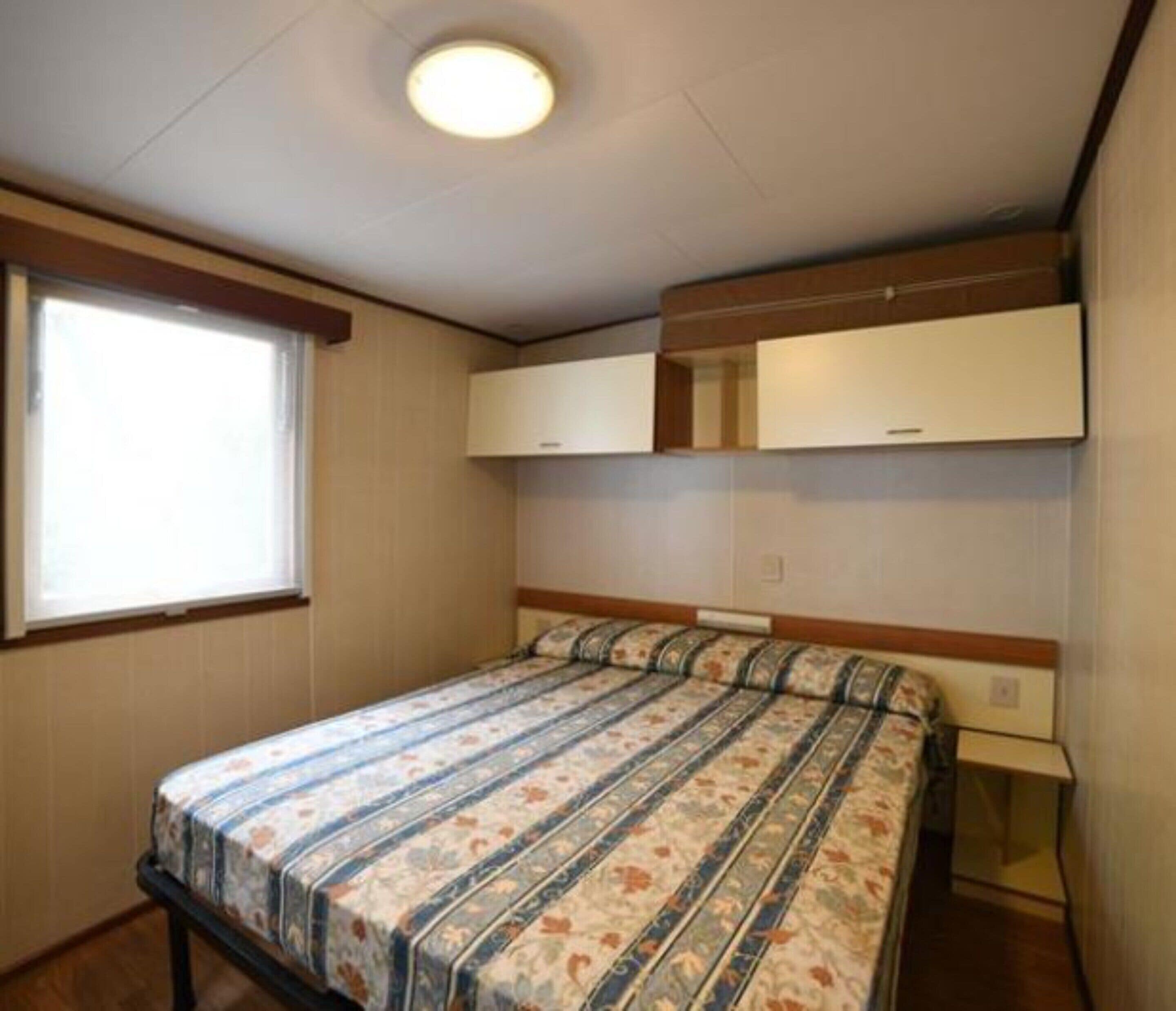 Mobile Home | 2 bedrooms, individually furnished