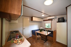 Private kitchen - Mobile Home in Ferienresidenz mit Pool (Villanova d'Albenga)