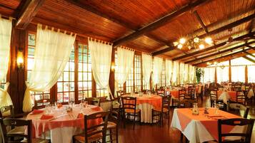 Mobile Home | Tempat makan