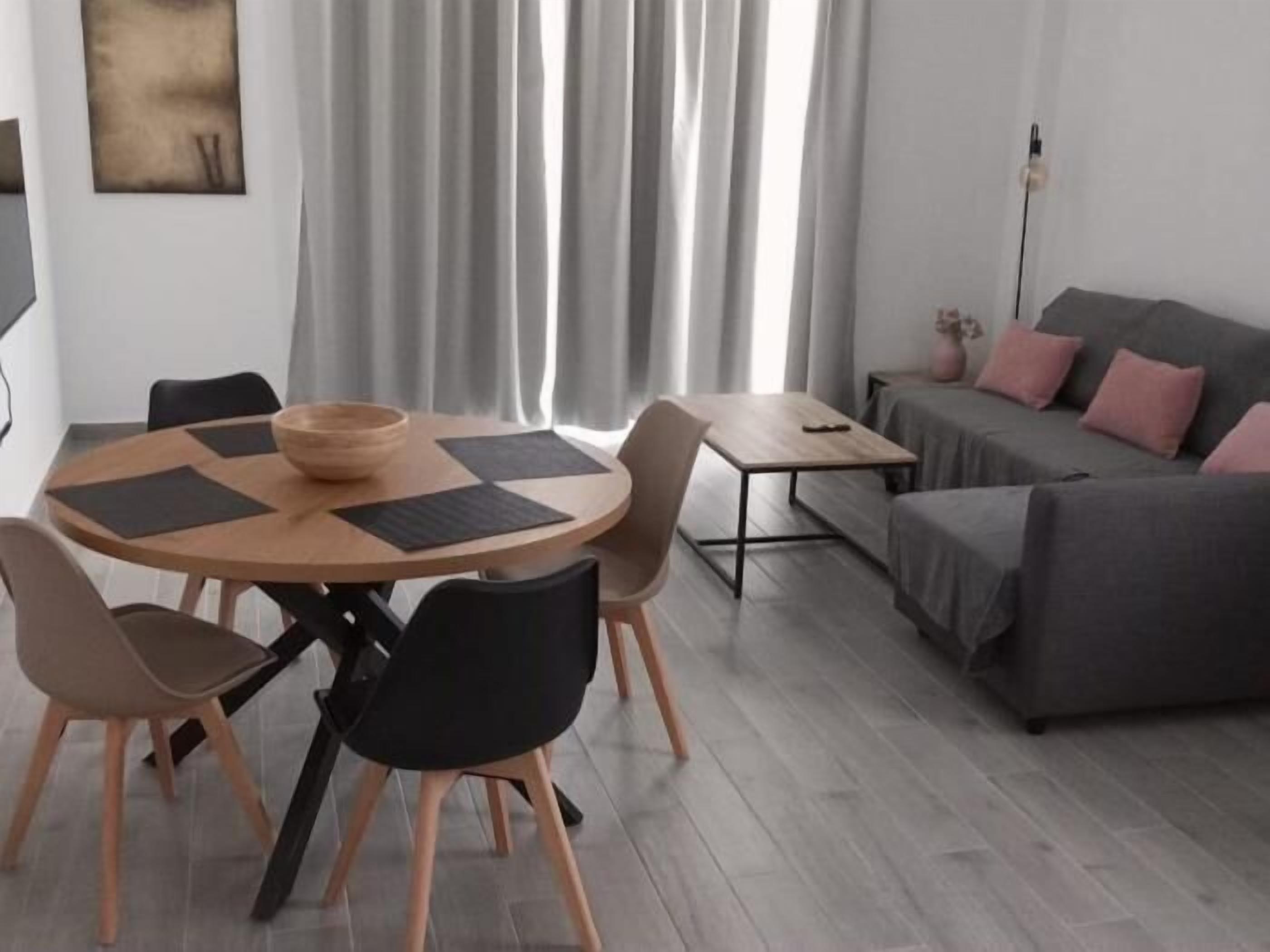 House | 1 bedroom