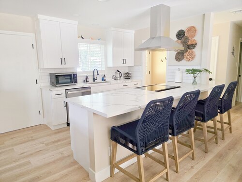 Welcome Home! King beds, Peaceful, Nice yard, Playground, and Arcades.