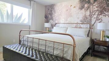 3 bedrooms, desk, iron/ironing board, free WiFi