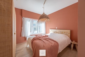 3 bedrooms, desk, iron/ironing board, WiFi - The Corner Floor, front row sea view and parking (Oostende)