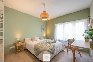 3 dormitorios, escritorio, tabla de planchar con plancha y wifi