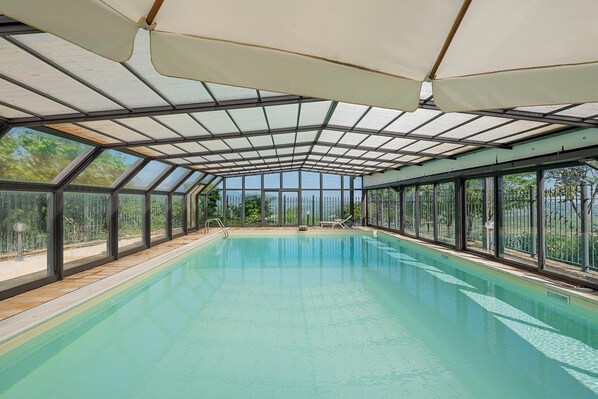 Pool - Villa in Marche with Pool & Mountain Views (Tolentino (MC))