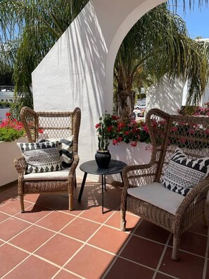 Terrace/patio - Relax in Marbella: Garden Club 44 Apartment with Balcony & Pool Access (Marbella)