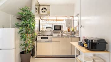 Family Apartment | Private kitchen | Full-size fridge, microwave, stovetop, toaster