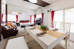 Standard Apartment | Iron/ironing board, free WiFi, bed sheets