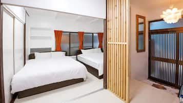 Family Apartment | Iron/ironing board, free WiFi, bed sheets