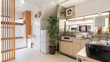 Family Apartment | Private kitchen | Full-size fridge, microwave, stovetop, toaster