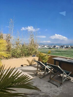 Elite Double Room | Terrace/patio - Dali windgrain inn (Dali)