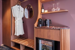 In-room safe, desk, laptop workspace, blackout drapes