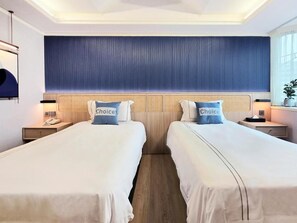 In-room safe, desk, free WiFi - Talmud Hotel Choice Chiayi Station (Chiayi City)