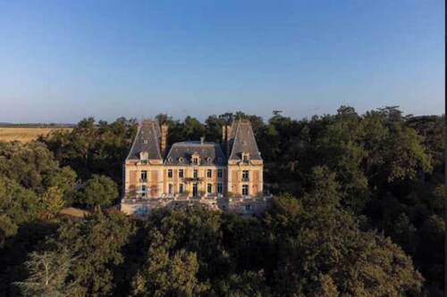 Château Stay – 1BR/4P avec accès piscine et parc